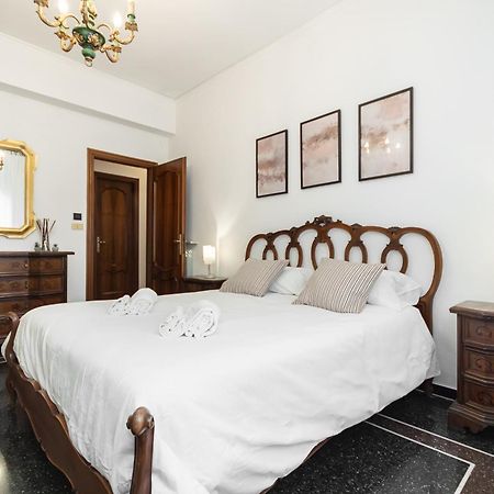 9Min Centro E Stazione Ferroviaria Apartment Genoa Bagian luar foto